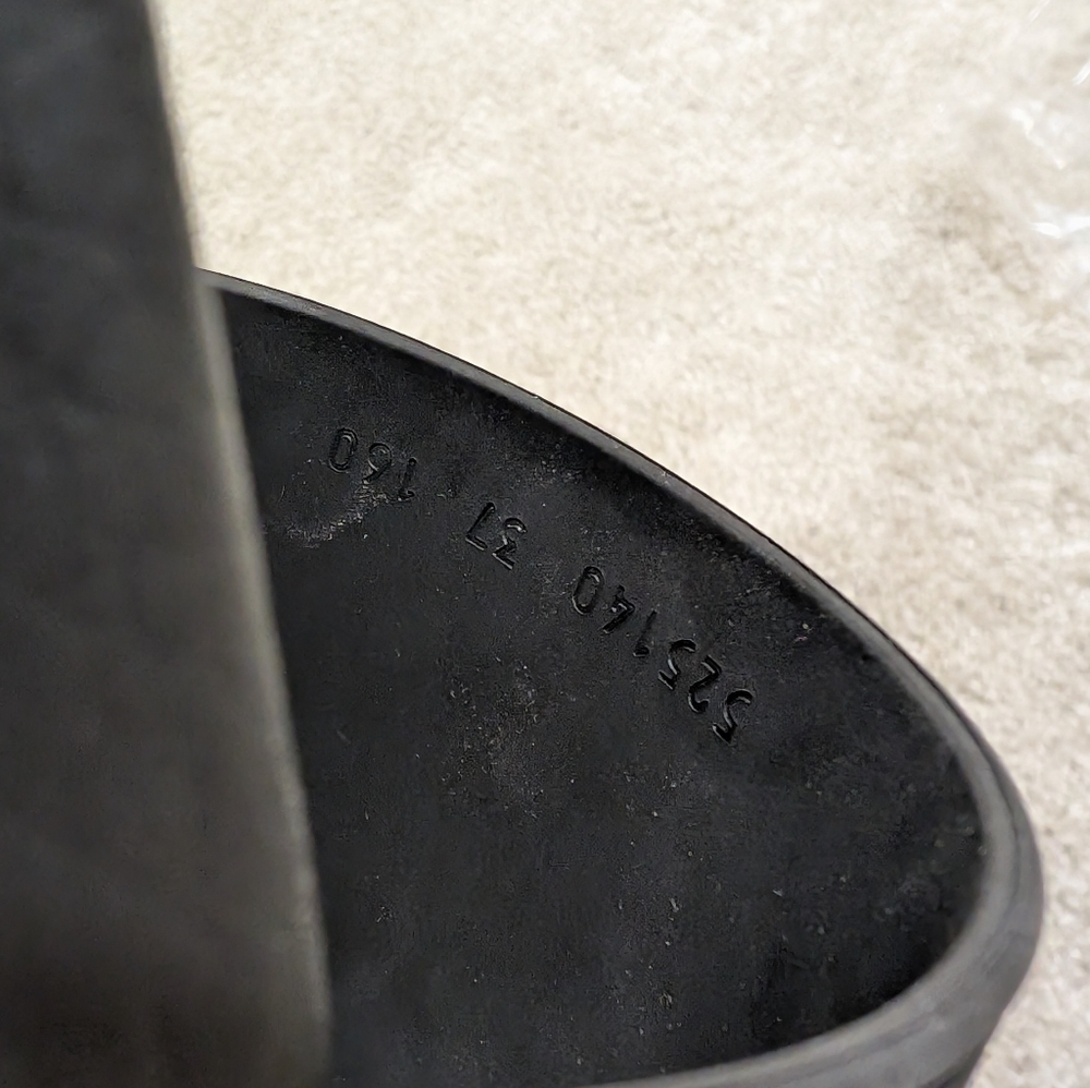 Gucci Black Rubber Logo Slide Sandals - Picture 6 of 6